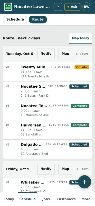 The route for the next 7 days on a phone: each stop in order with its time, address, assigned person and status.